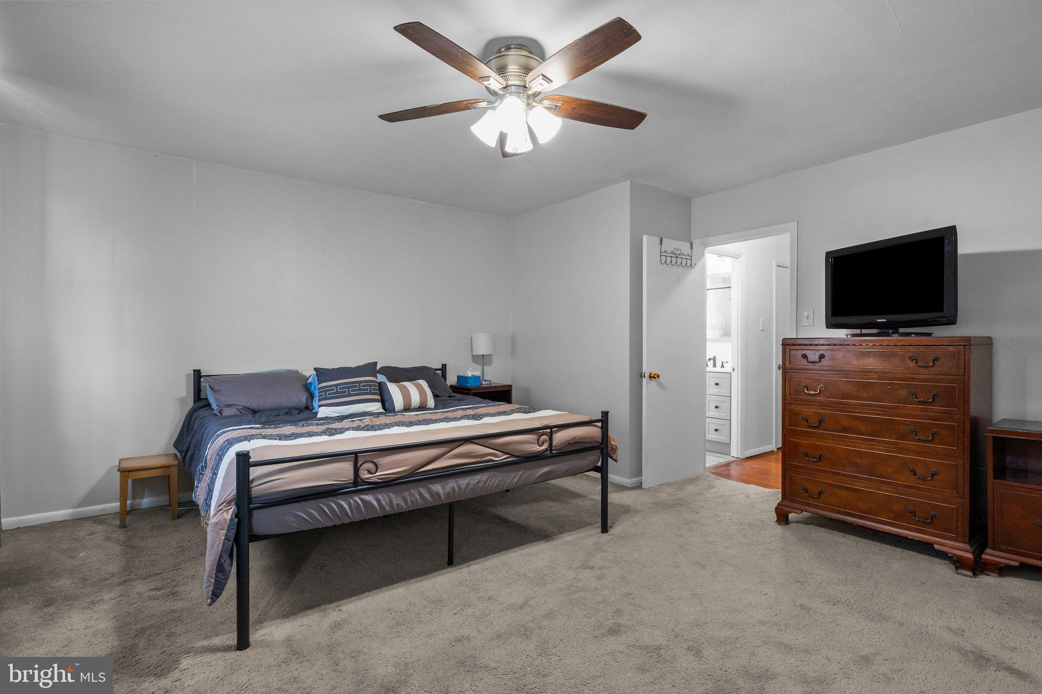 11878 Basile Road Philadelphia, PA 19154 - Photo 18 of 33 Gallery Image 18