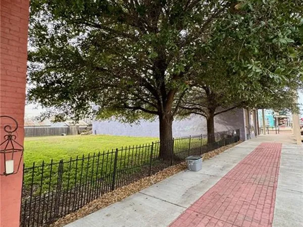 $60,000 | 703-705 South Main Street, Calvert, TX 77837