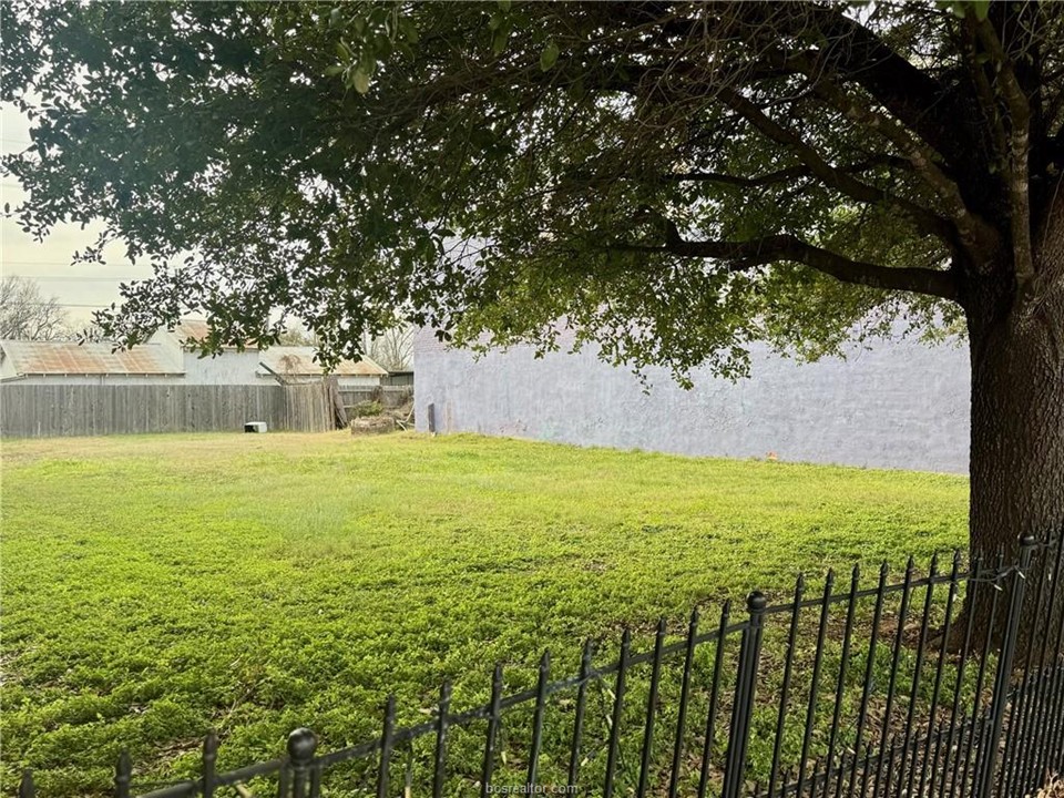 703-705 South Main Street Calvert, TX 77837 - Photo 7 of 12