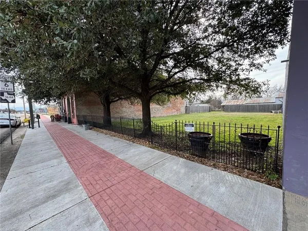 $60,000 | 703-705 South Main Street, Calvert, TX 77837