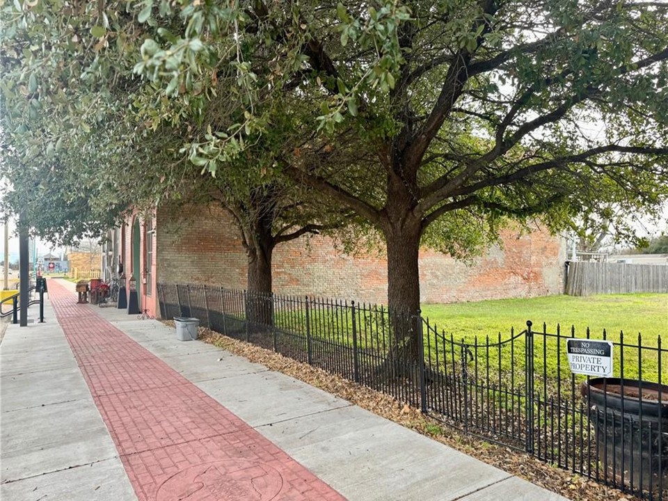 703-705 South Main Street Calvert, TX 77837 - Photo 10 of 12