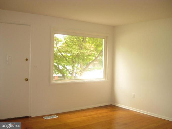 4273 Labyrinth Road Baltimore, MD 21215 - Photo 2 of 13 Living Room