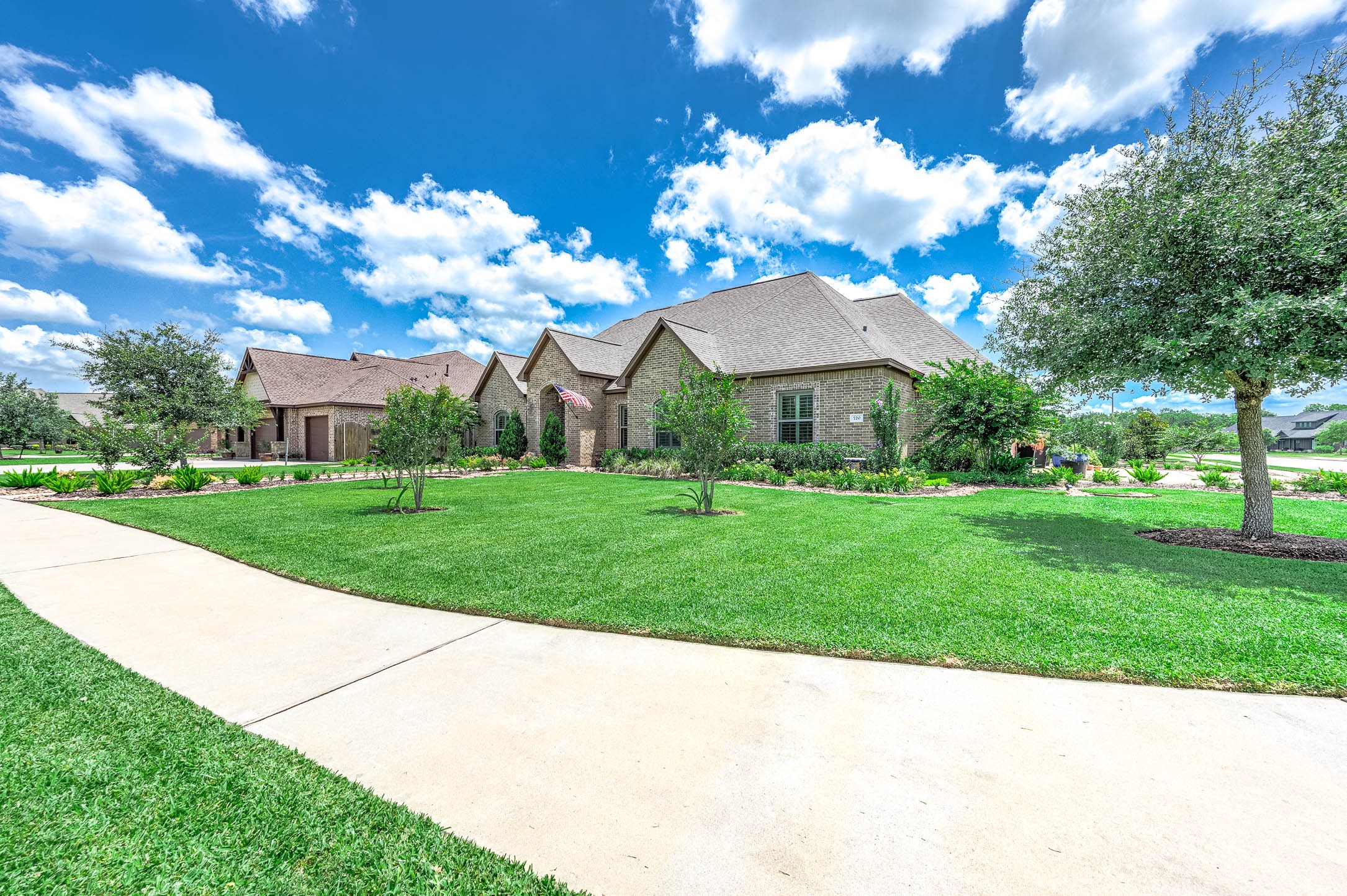 720 Rustic Oaks Drive Angleton, TX 77515 - Photo 33 of 35