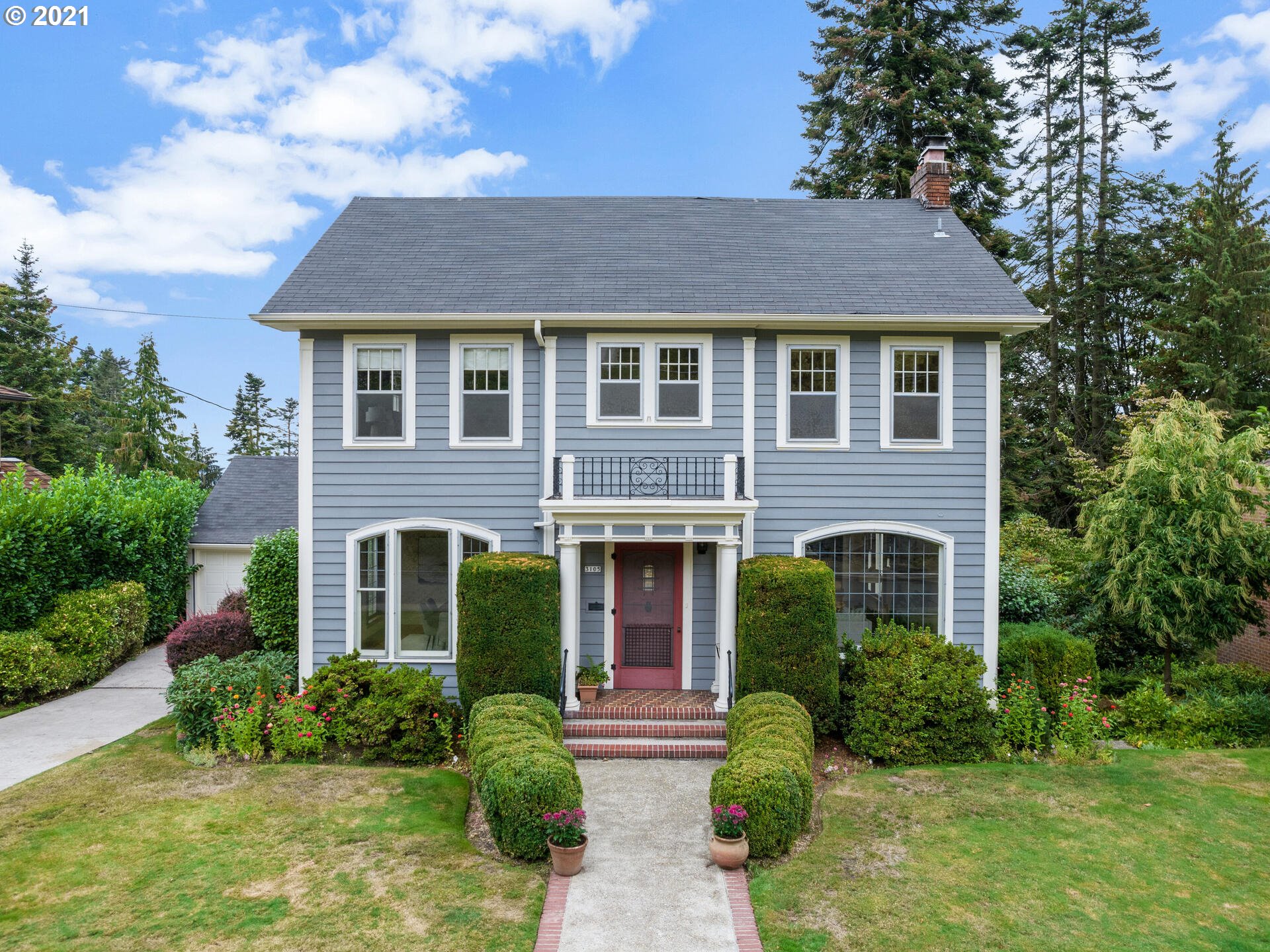 3105 Northwest Cumberland Road Portland, OR 97210 - Photo 1 of 32 Gallery Image 1