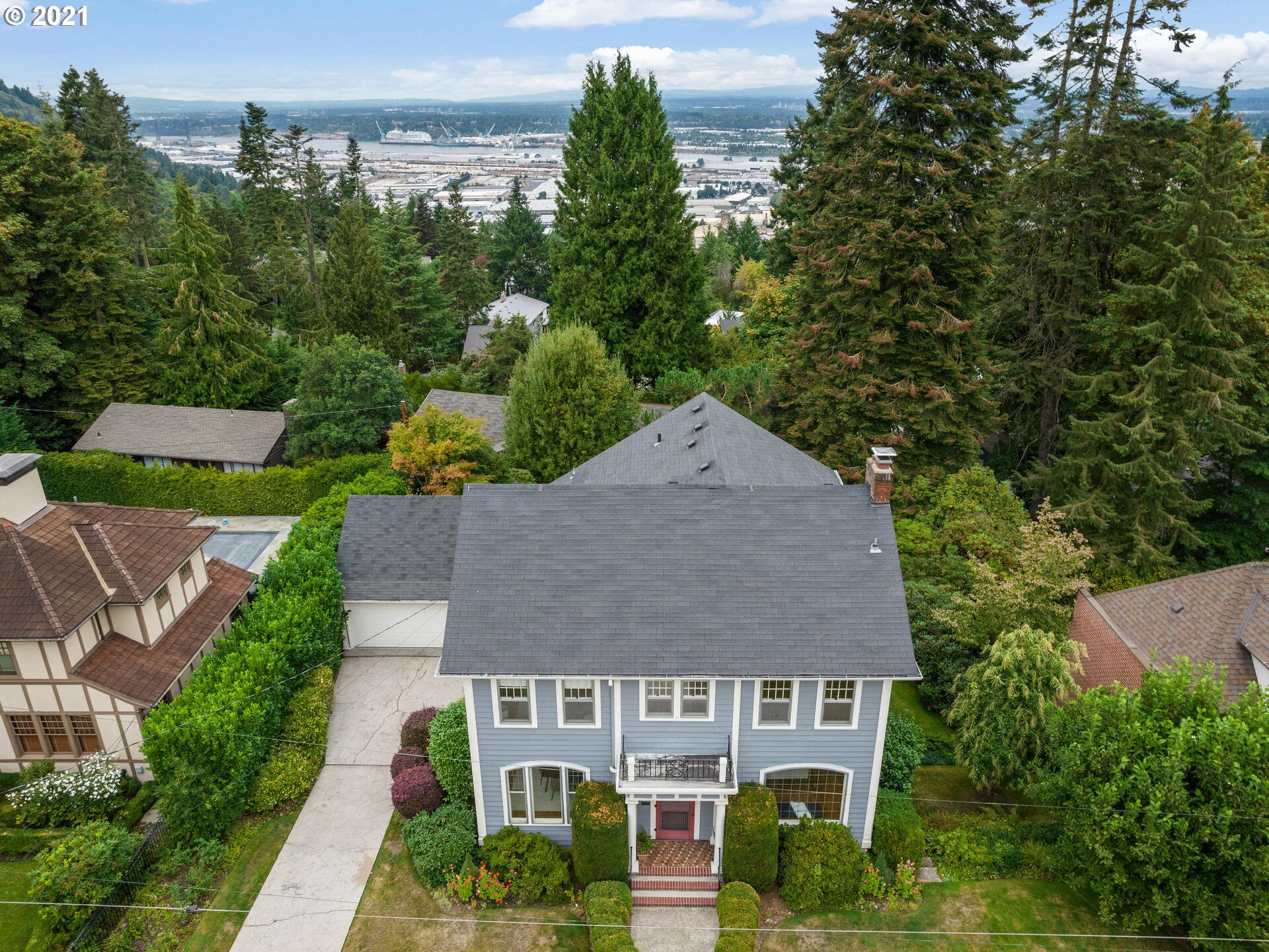 3105 Northwest Cumberland Road Portland, OR 97210 - Photo 2 of 32 Gallery Image 2
