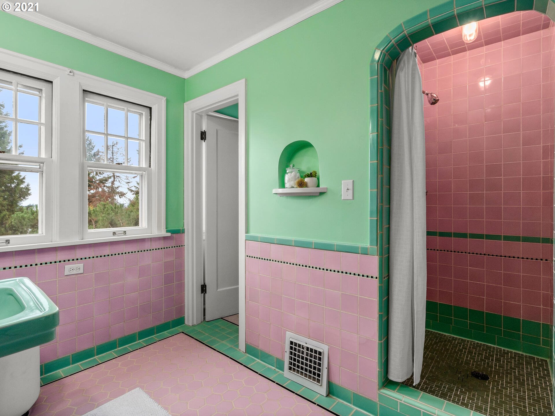 3105 Northwest Cumberland Road Portland, OR 97210 - Photo 24 of 32 Gallery Image 24