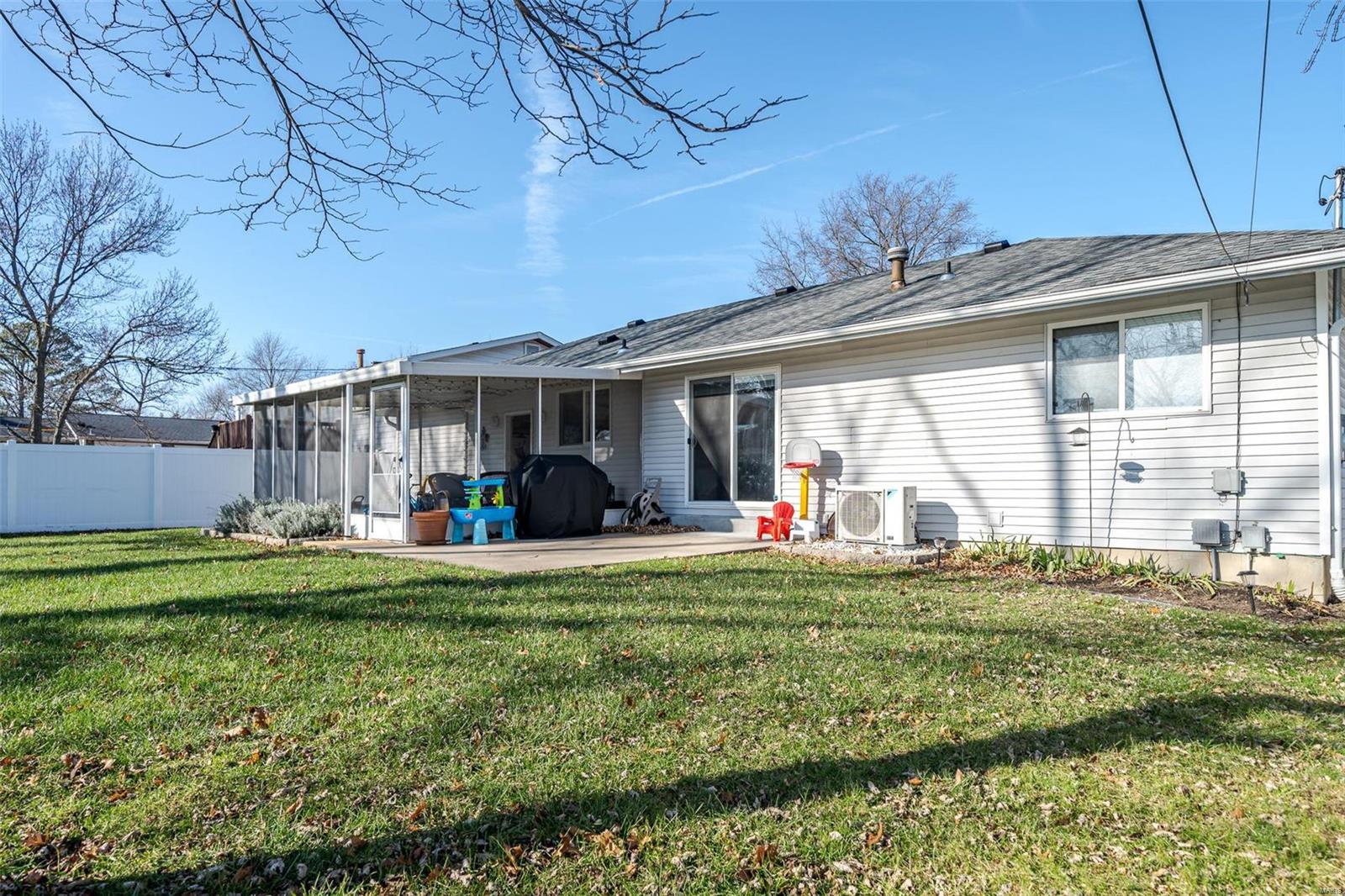 366 Messina Drive Ballwin, MO 63021 - Photo 3 of 41