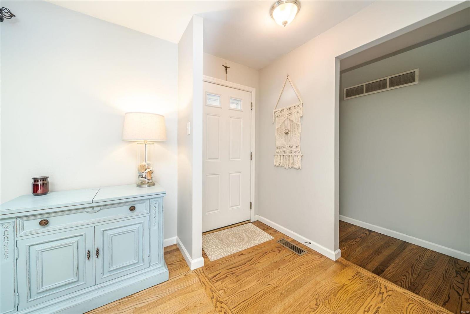 366 Messina Drive Ballwin, MO 63021 - Photo 8 of 41