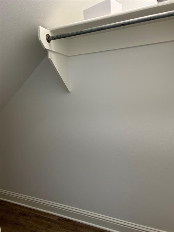 1946 Chestnut Pk Lane Shreveport, LA 71106 - Photo 11 of 23 View of hall closet