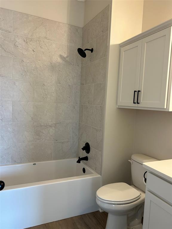 1946 Chestnut Pk Lane Shreveport, LA 71106 - Photo 2 of 23 Bedroom on first floor