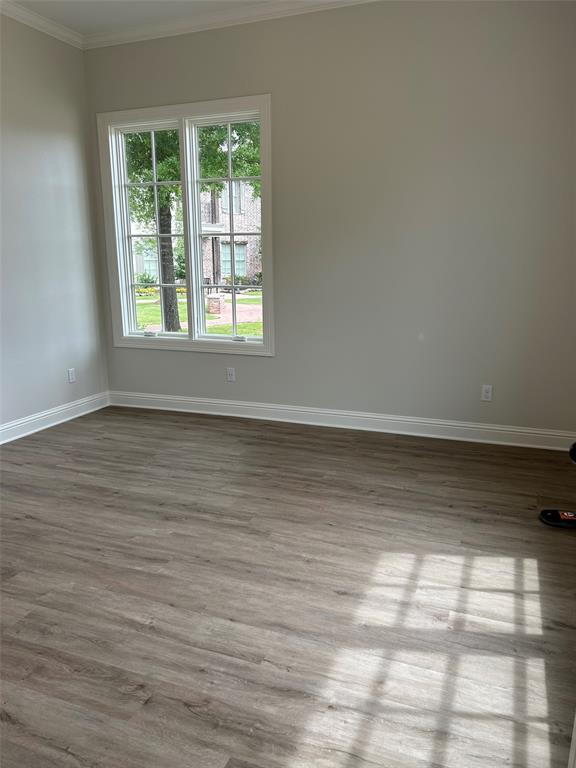 1946 Chestnut Pk Lane Shreveport, LA 71106 - Photo 8 of 23 Bedroom with crown molding and wood finished floors