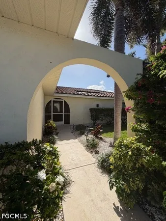 $2,500 | 4011 Southwest 2nd Avenue, Cape Coral, FL 33914
