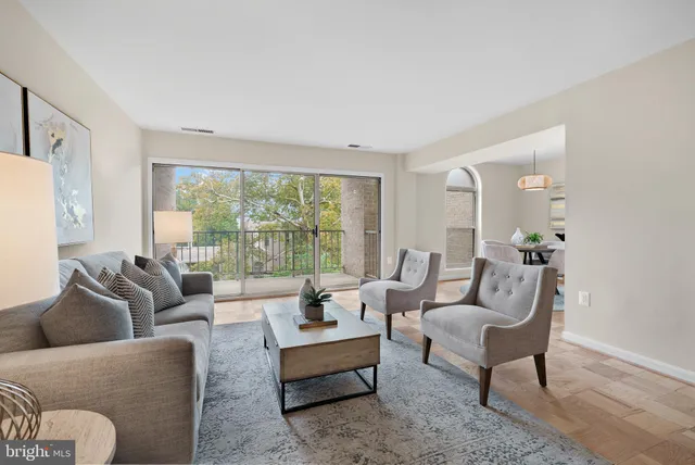 $215,000 | 3 Canterbury Square, Unit 402, Alexandria, VA 22304