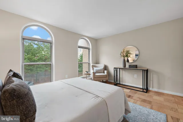 $215,000 | 3 Canterbury Square, Unit 402, Alexandria, VA 22304