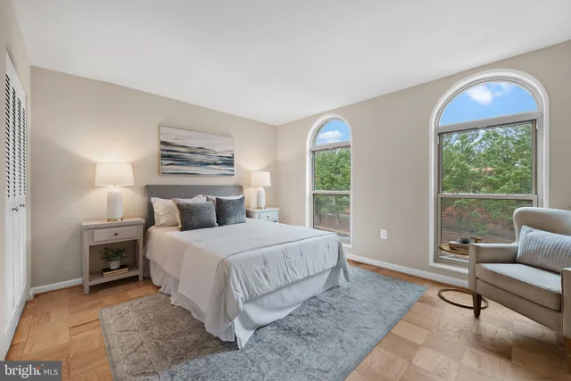 $215,000 | 3 Canterbury Square, Unit 402, Alexandria, VA 22304