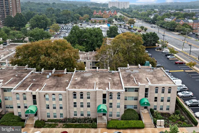 $215,000 | 3 Canterbury Square, Unit 402, Alexandria, VA 22304