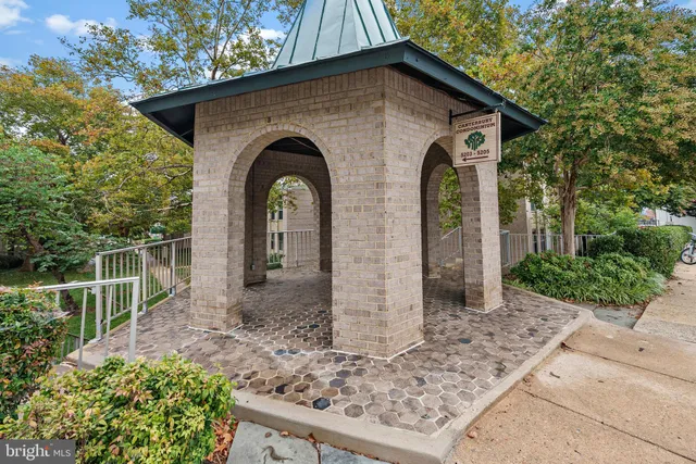 $215,000 | 3 Canterbury Square, Unit 402, Alexandria, VA 22304