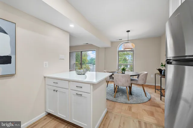 $215,000 | 3 Canterbury Square, Unit 402, Alexandria, VA 22304