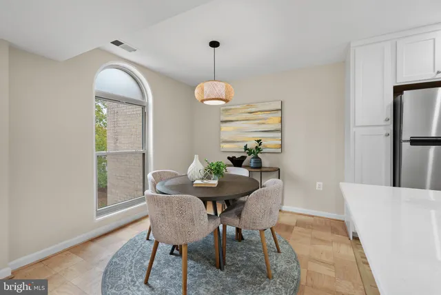 $215,000 | 3 Canterbury Square, Unit 402, Alexandria, VA 22304