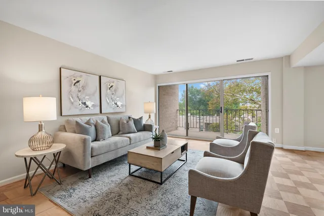 $215,000 | 3 Canterbury Square, Unit 402, Alexandria, VA 22304