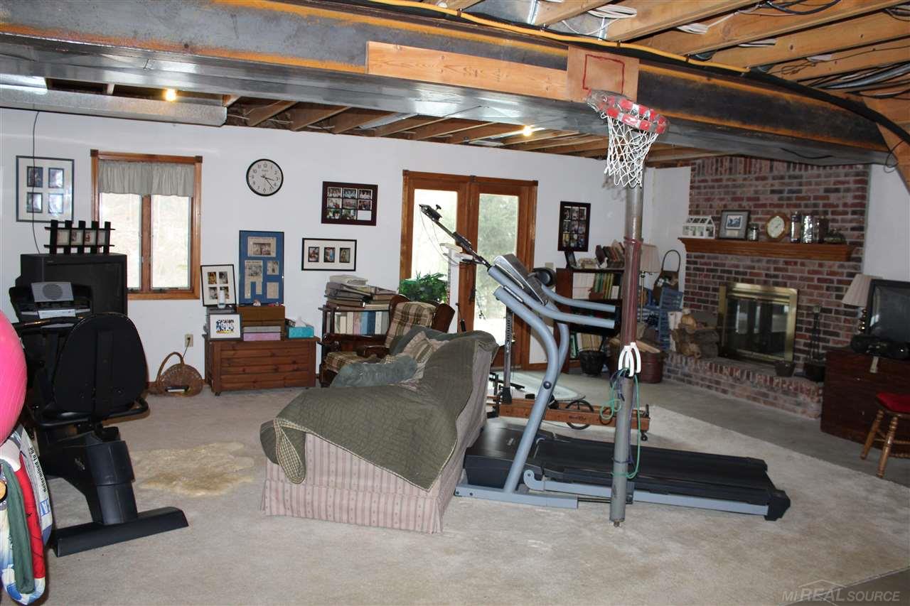 6587 Black River Road Croswell, MI 48422 - Photo 38 of 46 31277476-37.JPG