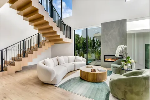 $9,995,000 | 9045 Hawthorne Avenue, Surfside, FL 33154