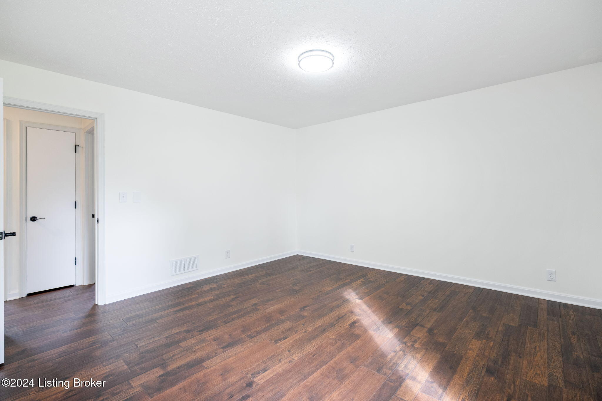 7106 Chippenham Road Louisville, KY 40222 - Photo 34 of 59 7106 Chippenham Rd-41