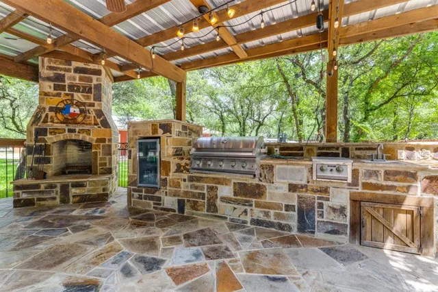 a view of an outdoor space with seating area