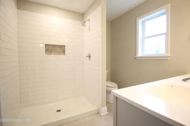 $680,000 | 15 A Wyatt's Way, Clifton Park, NY 12065