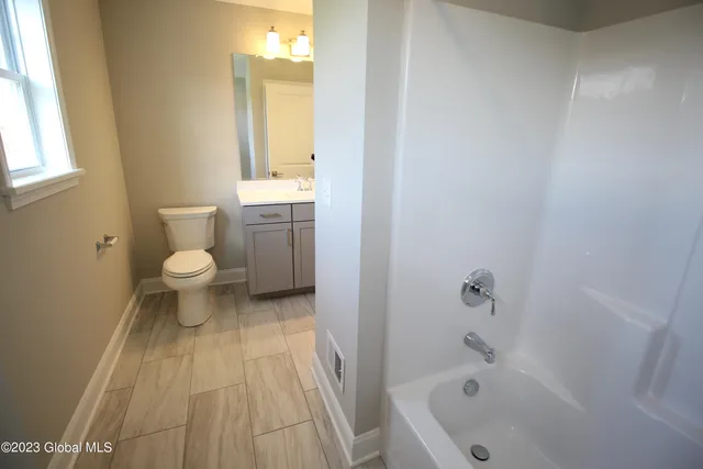 $680,000 | 15 A Wyatt's Way, Clifton Park, NY 12065