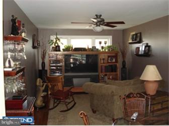 300 Spring Lane Perkasie, PA 18944 - Photo 4 of 11 Family Room