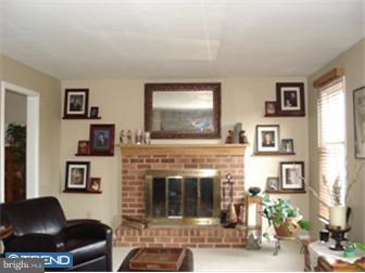 300 Spring Lane Perkasie, PA 18944 - Photo 5 of 11 Living Room