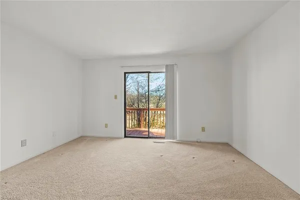 $199,000 | 3520 Heathrow Drive, Winston-Salem, NC 27127
