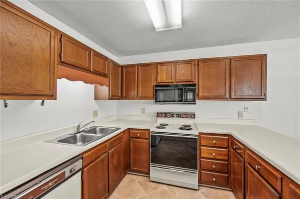 $199,000 | 3520 Heathrow Drive, Winston-Salem, NC 27127