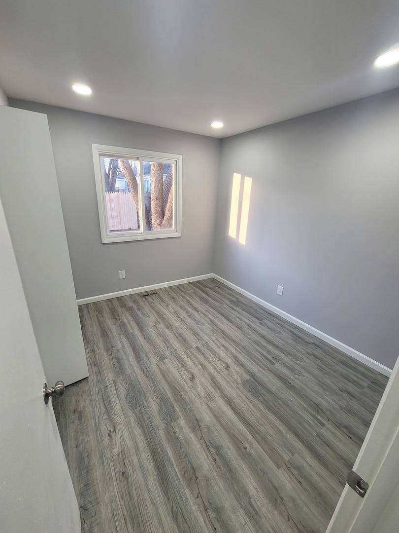 112 Long Beach Road Montgomery, IL 60538 - Photo 16 of 24 Gallery Image 16