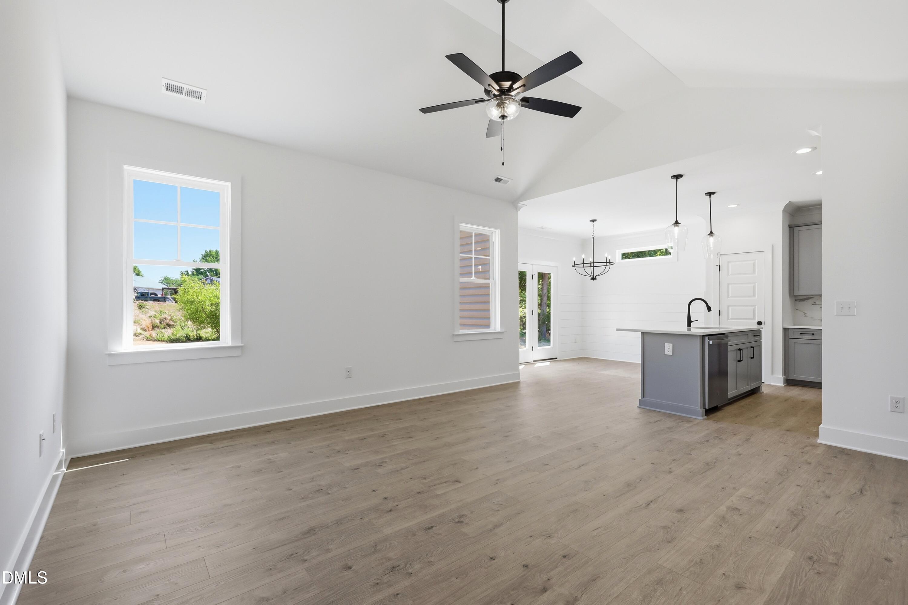 1252 Dover Street Roxboro, NC 27573 - Photo 4 of 40