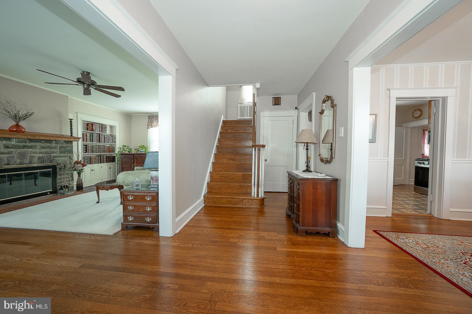 470 Gainsboro Road Drexel Hill, PA 19026 - Photo 8 of 60