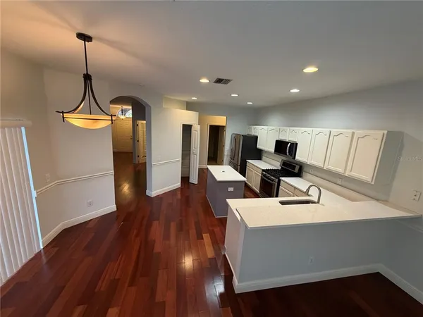 $3,500 | 10132 Downey Lane, Tampa, FL 33626