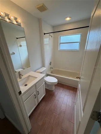 $3,500 | 10132 Downey Lane, Tampa, FL 33626