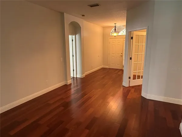 $3,500 | 10132 Downey Lane, Tampa, FL 33626