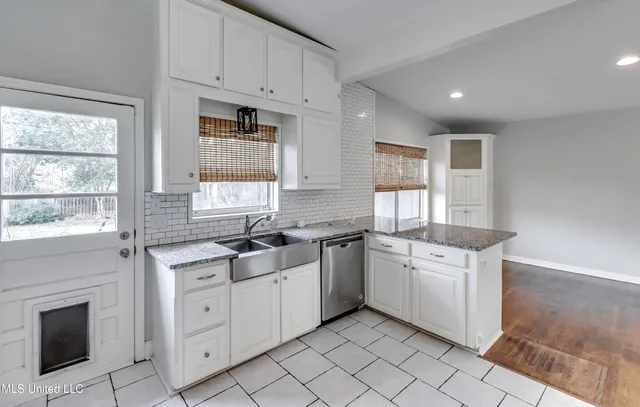 $305,000 | 4007 Berkley Drive, Jackson, MS 39211