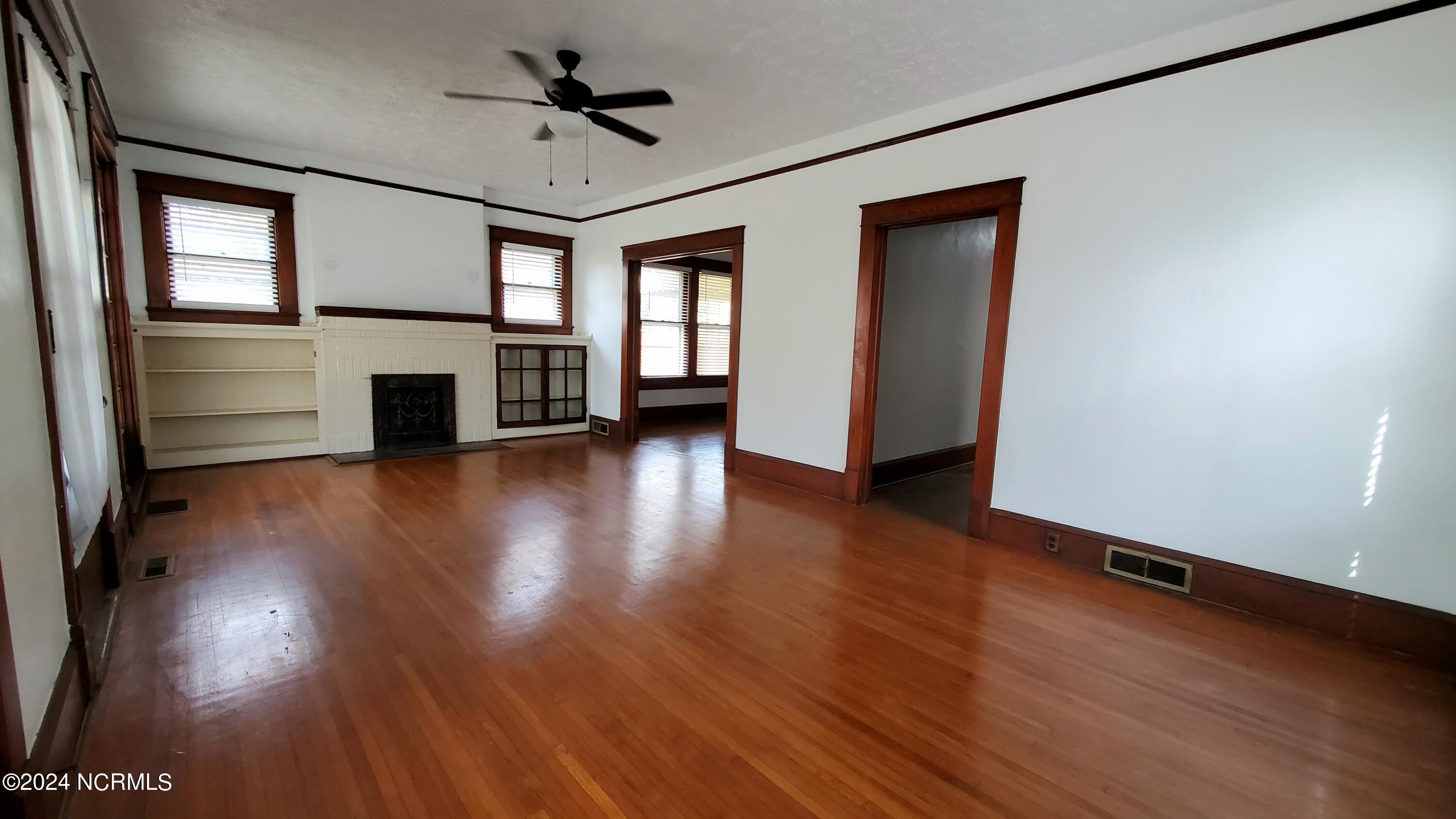 322 Spring Street Hamlet, NC 28345 - Photo 3 of 16 Living Area