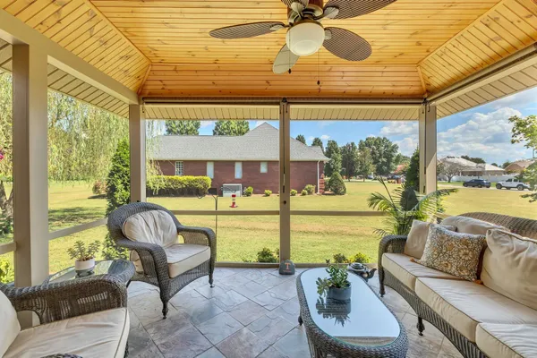 $678,000 | 1035 Franklin Heights Drive, Winchester, TN 37398