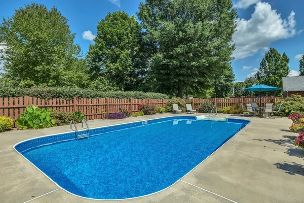 $678,000 | 1035 Franklin Heights Drive, Winchester, TN 37398