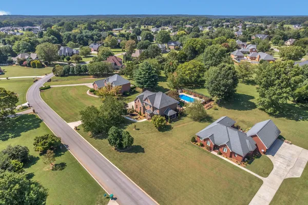 $678,000 | 1035 Franklin Heights Drive, Winchester, TN 37398