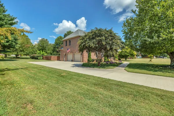 $678,000 | 1035 Franklin Heights Drive, Winchester, TN 37398