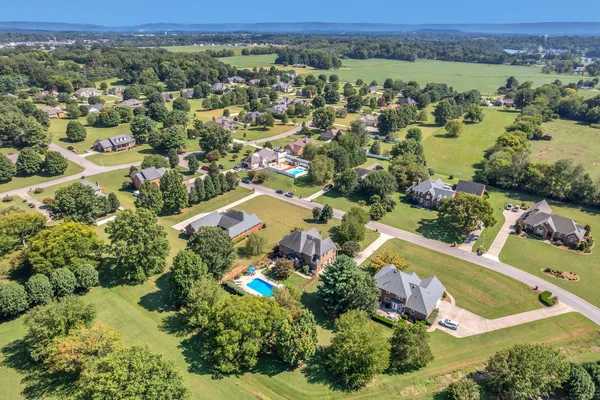 $678,000 | 1035 Franklin Heights Drive, Winchester, TN 37398