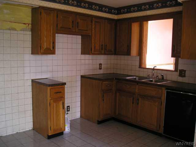 447 Ward Road North Tonawanda, NY 14120 - Photo 5 of 12 Kitchen