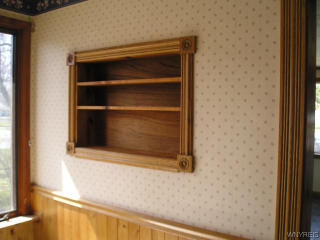 447 Ward Road North Tonawanda, NY 14120 - Photo 6 of 12 Kitchen Eating area - oak trim
