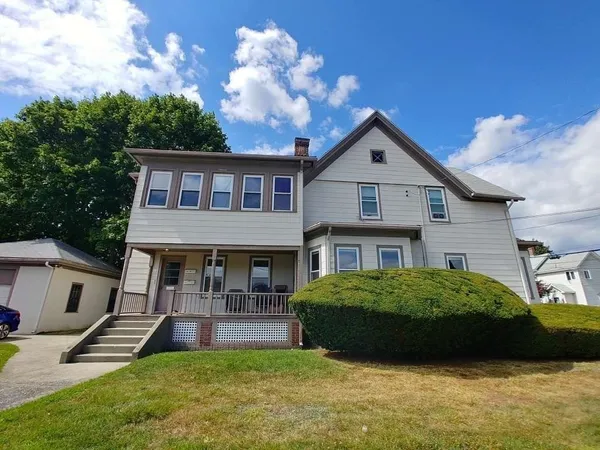 $2,000 | 42 Sumner Street, Unit 1, Marlborough, MA 01752